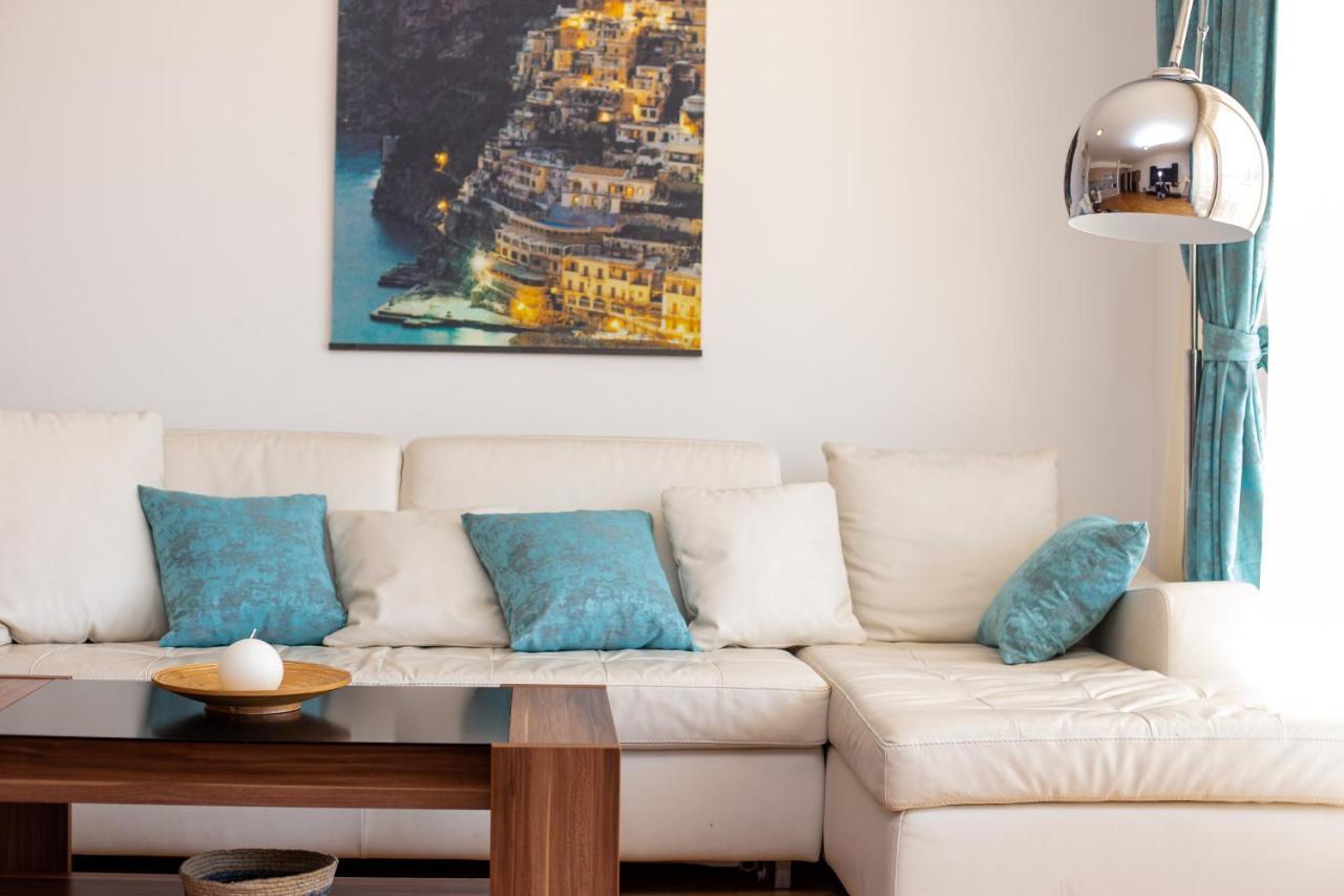 Sophie Apartman *